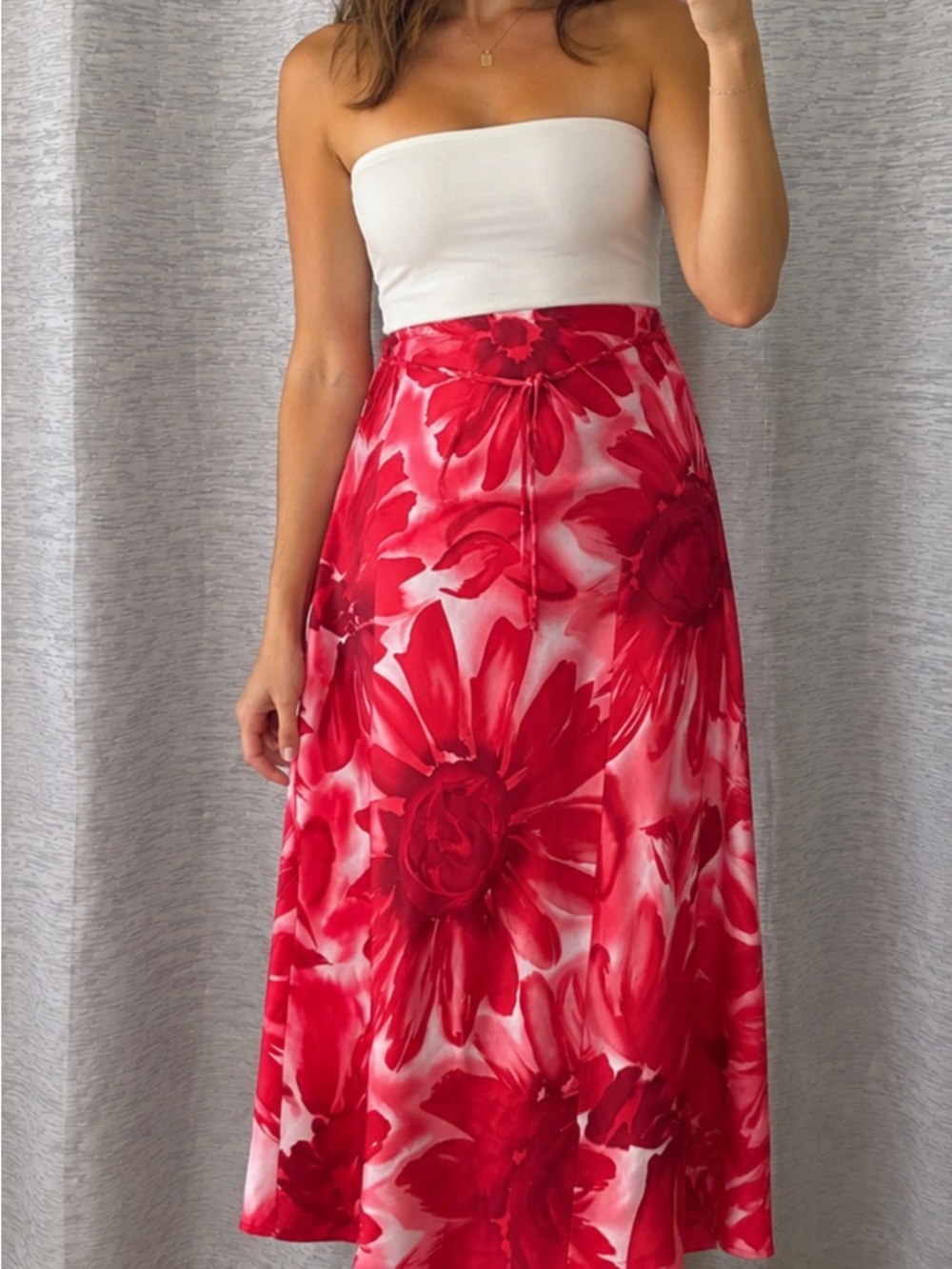 Suzy Shier Red Floral Tie-Waist Maxi Skirt